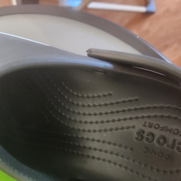 Crocs black white Off  Court Clogs Size W-6  M-4.  Never Worn.Offers Welcome 🙂 - Picture 4 of 5